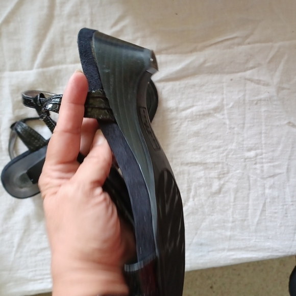 AK Anne Klein Tappy iFlex T Strap Black Sandal Sz 6, embellished - Picture 5 of 6